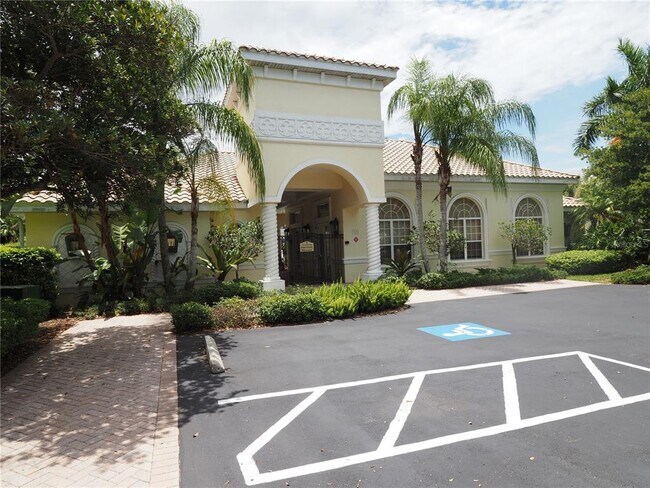 Building Photo - 408 Triano Cir