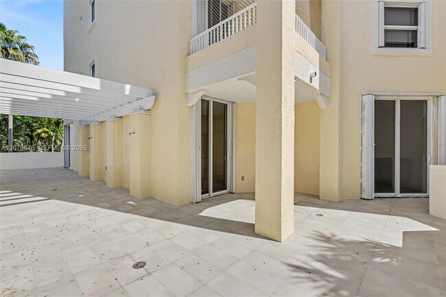 Building Photo - 731 Crandon Blvd