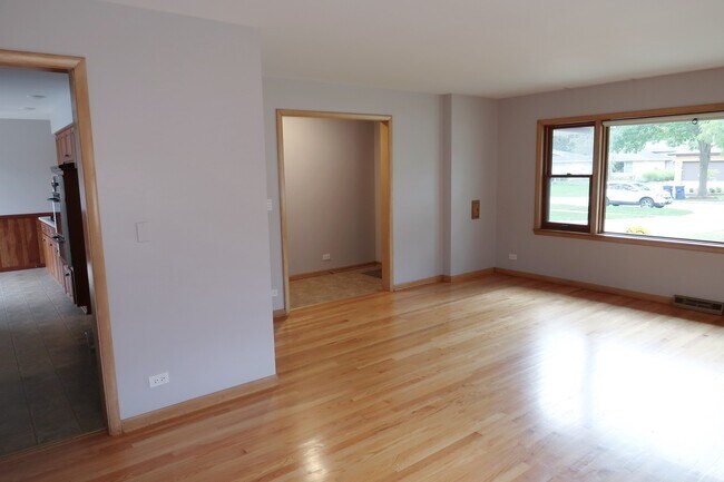 Building Photo - 5233 Woodland Ave