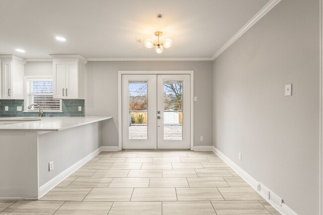 Building Photo - 2420 Durwood-