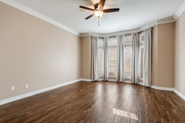 Building Photo - 529 Chippendale Dr