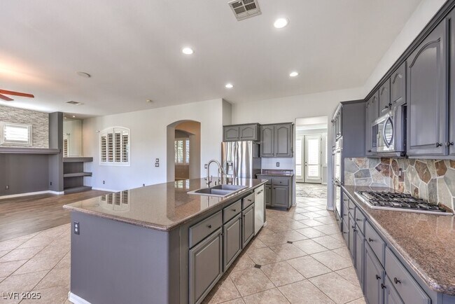 Building Photo - 3212 Wisteria Tree St