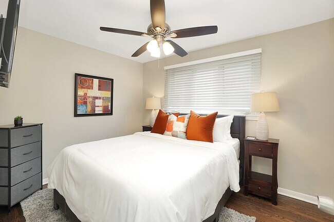 Building Photo - 6121 S Narragansett Ave