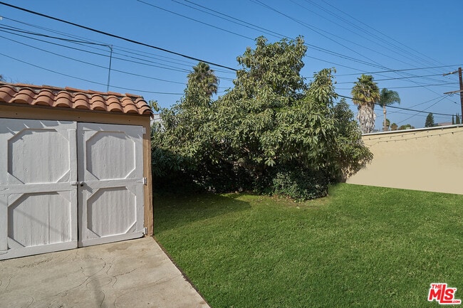 Building Photo - 1213 Stearns Dr