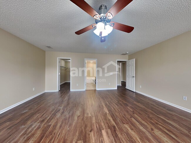 Building Photo - 2030 Clipstone Dr