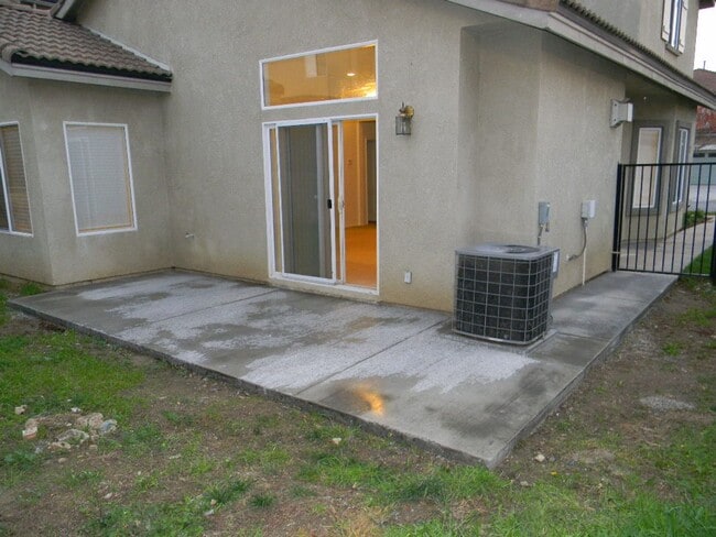 Building Photo - 1479 Cottonwood St