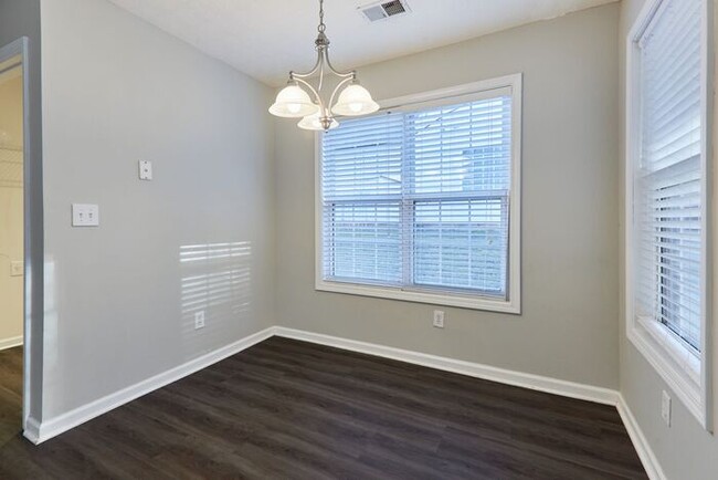 Building Photo - Lovely home in Lawrenceville