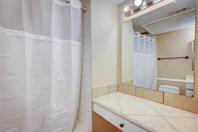 Building Photo - 3121 Park Ln