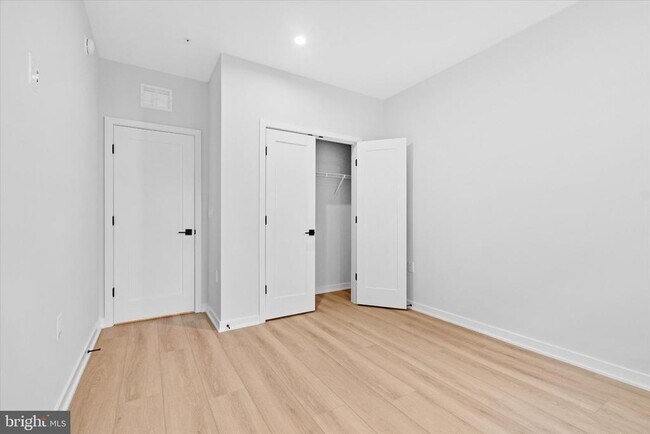 Building Photo - 4765 Sully Pt Ln
