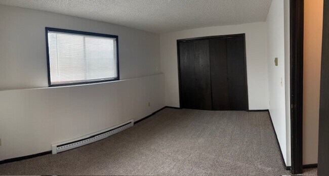 Building Photo - 1005