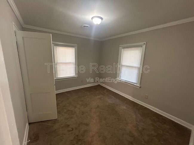 Building Photo - 309 E Battle Ave