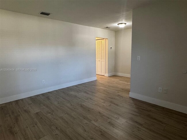 Building Photo - 1330 W 29th St