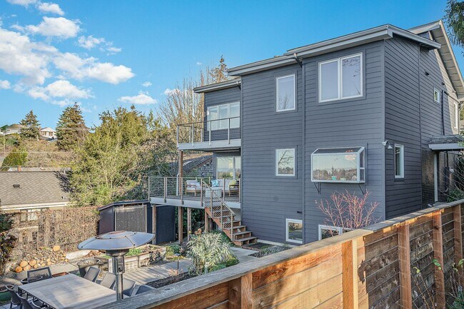 Building Photo - 4Bd/3.25Ba Seattle House