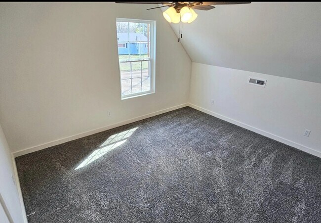 Building Photo - 1109 Euclid St