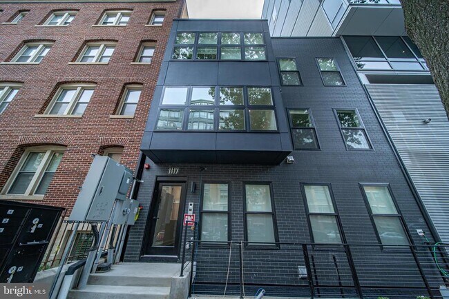 Building Photo - 1117 24th St NW