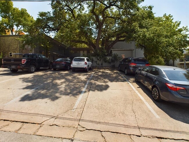Primary Photo - 803 W 28th St