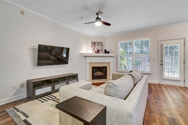 Building Photo - 702 Surrey Park Pl SE