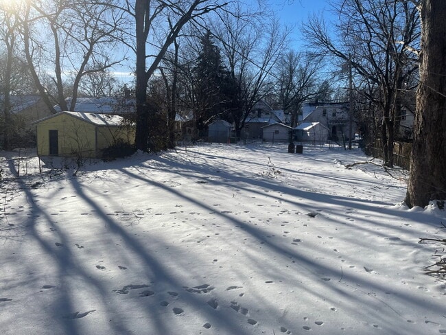 Building Photo - Room to Breathe! 4-Bedroom Springfield Home Ready Now!