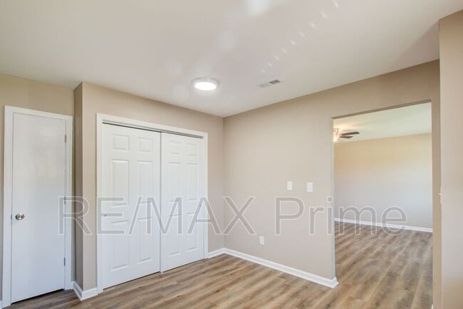 Building Photo - 4601 Hardy Dr
