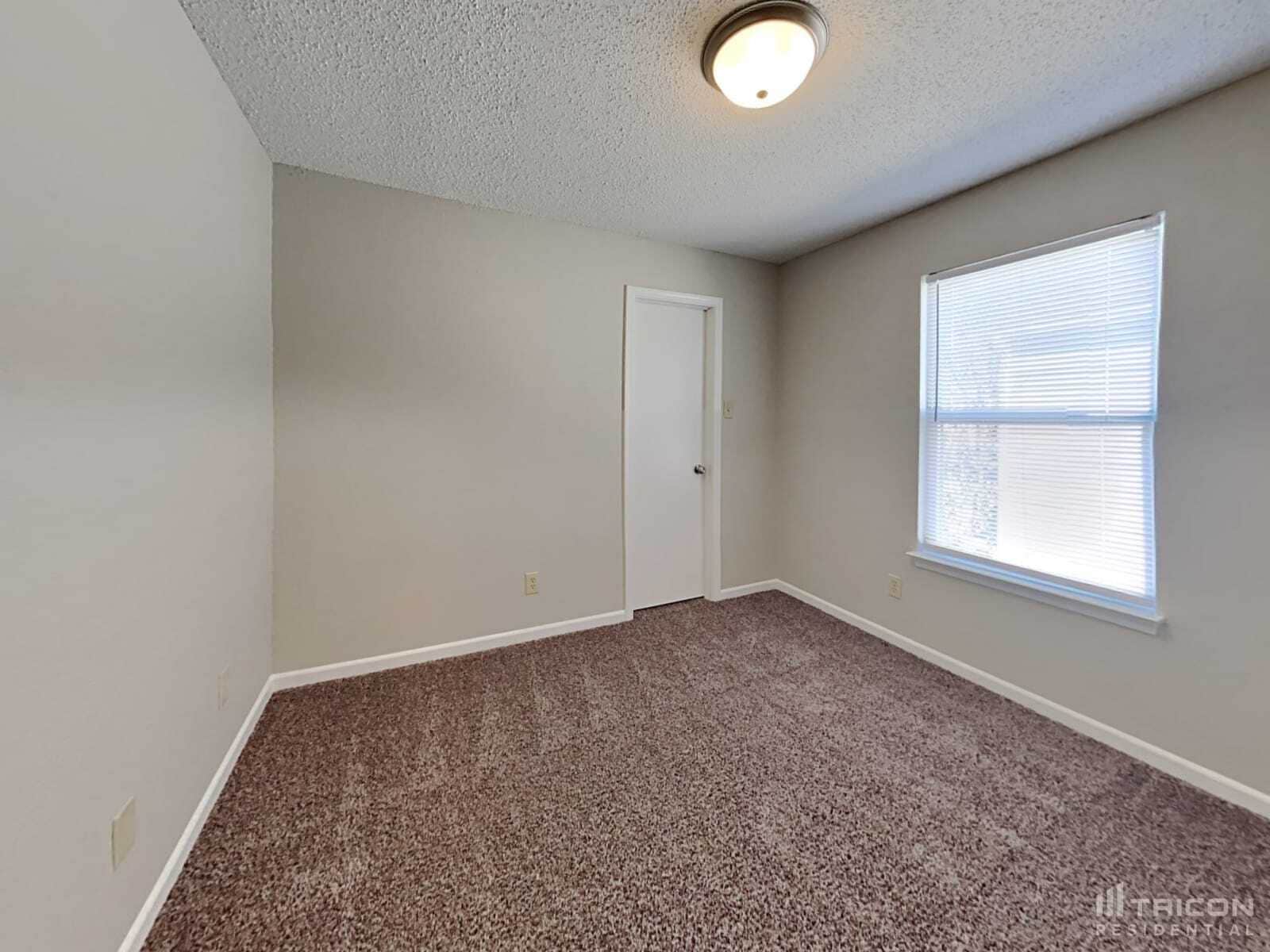 Building Photo - 10878 Glenayr Dr
