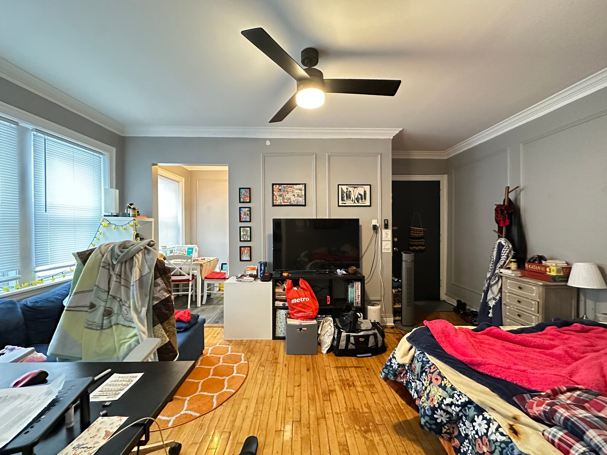 Building Photo - 5516 N Kenmore Ave