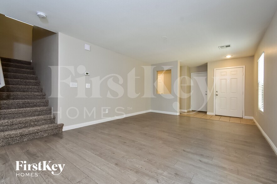 Building Photo - 4822 Canary Diamond Ave