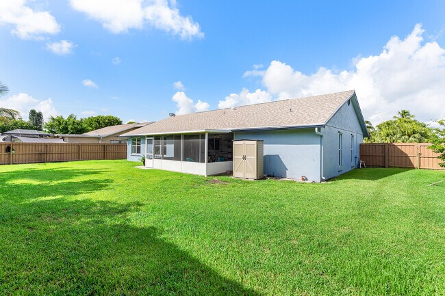 Building Photo - 1100 Basswood Pl