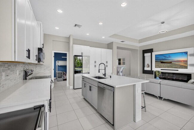 Building Photo - 16293 Melogold Dr