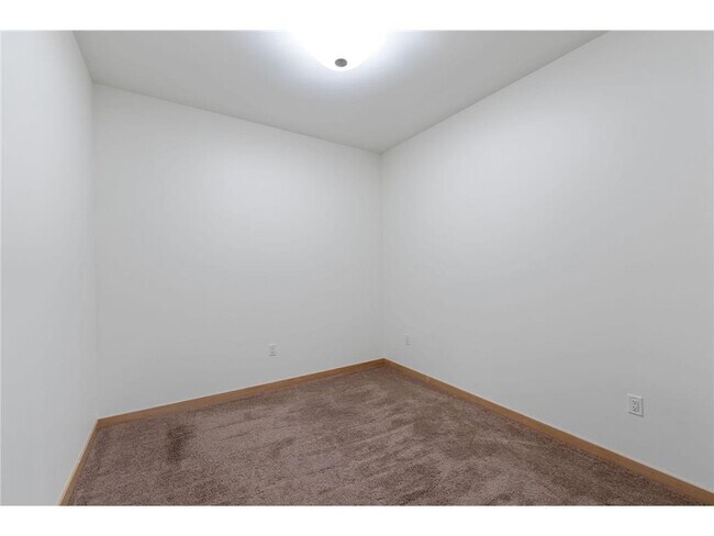 Building Photo - 740 Portland Ave