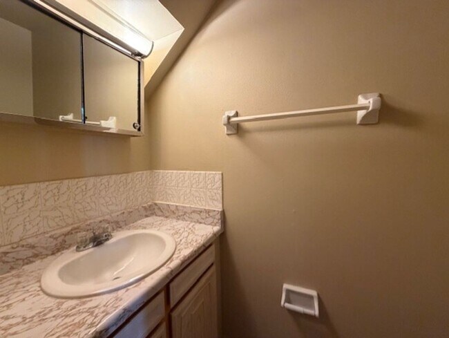 Building Photo - 6881-6887 Emerald Ave