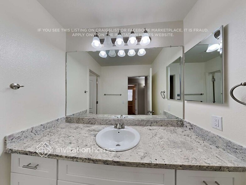 Building Photo - 4813 W Alicia Dr