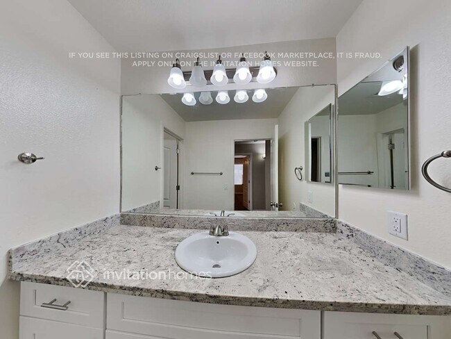 Building Photo - 4813 W Alicia Dr