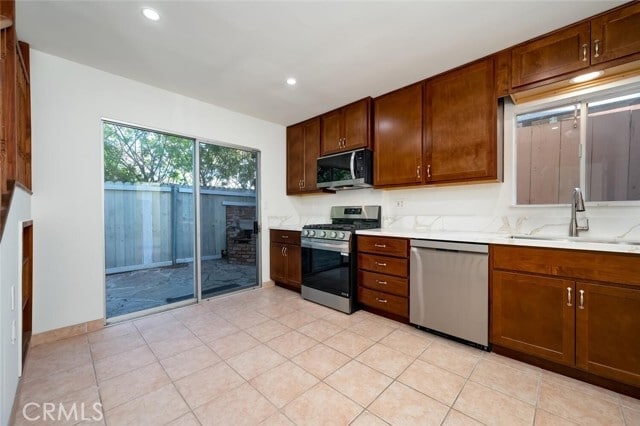 Building Photo - 358 Bluebird Canyon Dr