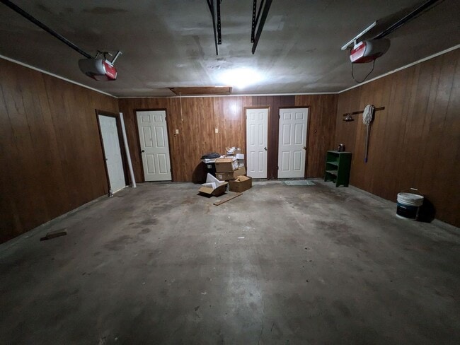 Building Photo - 3157 Merriman. Port Neches, TX 77651