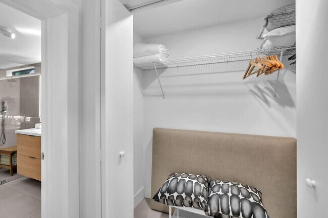 Building Photo - 400 NW 45th St