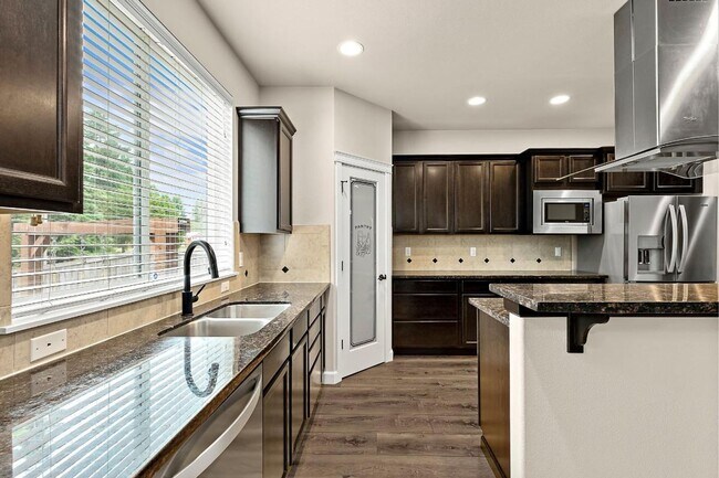 Building Photo - 15592 Chad Dr SE