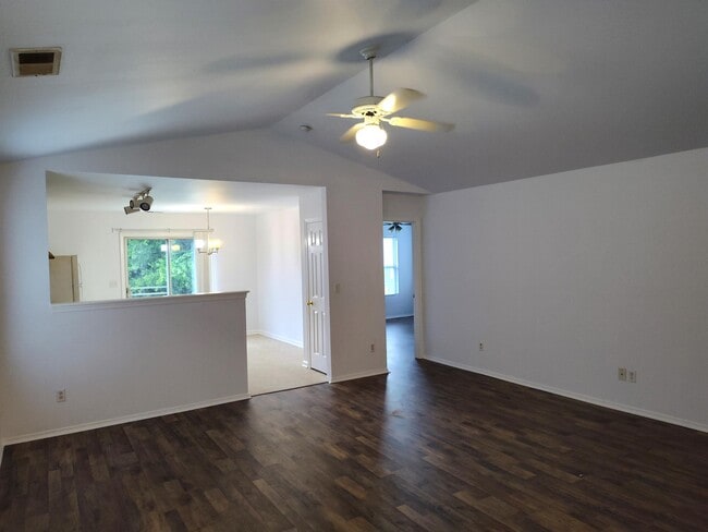 Building Photo - 2502 Buckleigh Dr