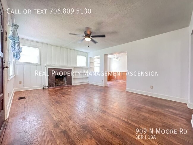 Building Photo - 909 N Moore Rd