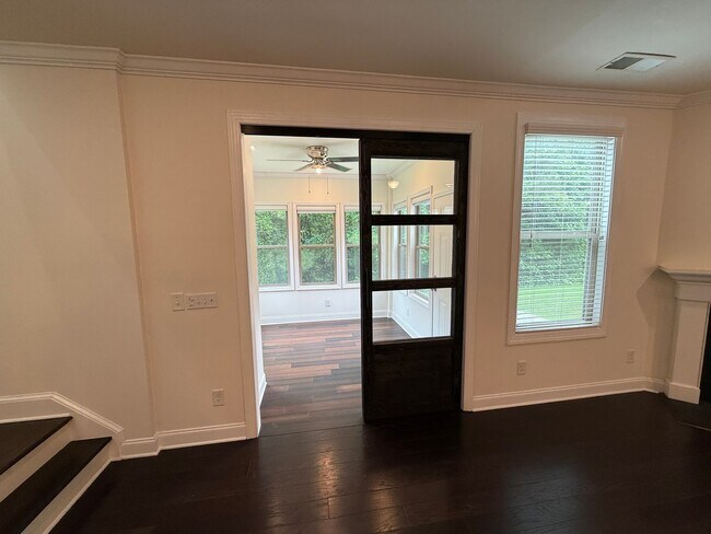 Building Photo - Ballantyne Home in great Location With Sun...