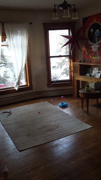 Building Photo - 433 Summit Ave