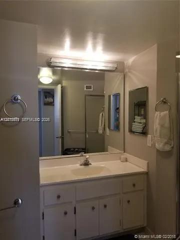 Building Photo - 1301 NE Miami Gardens Dr