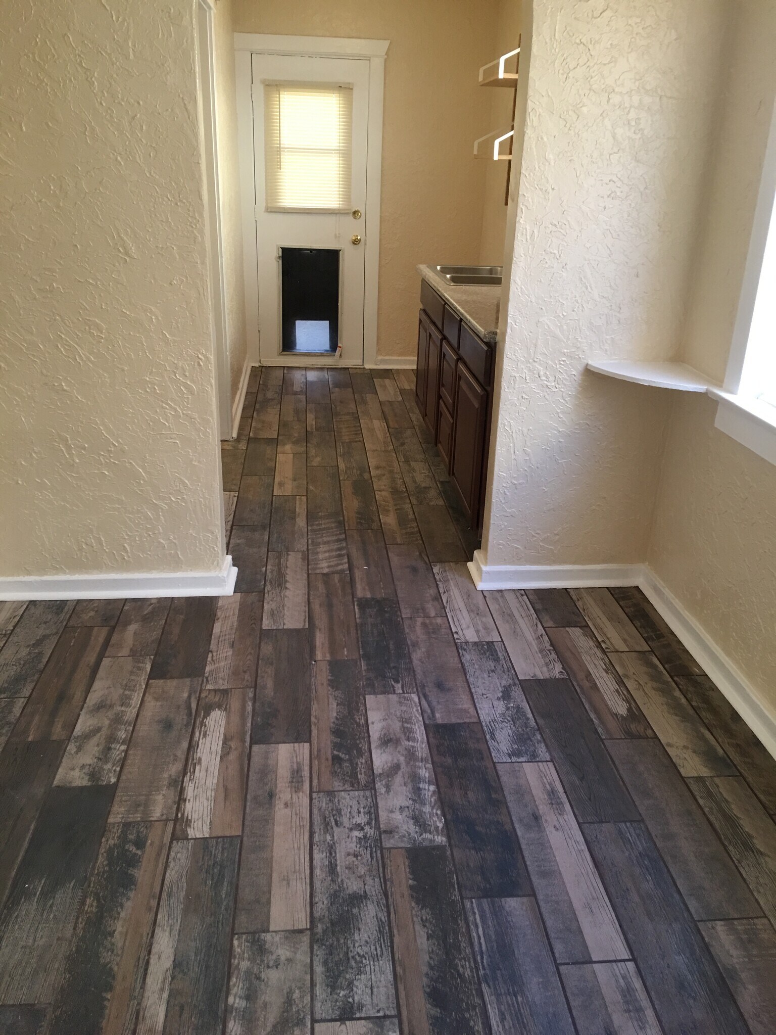 Building Photo - 5031 Bakman Ave