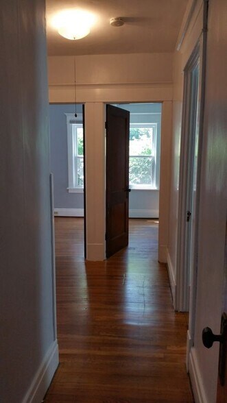 Building Photo - 118 Saranac Ave
