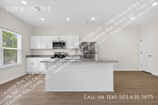 Building Photo - 3109 W 11th St