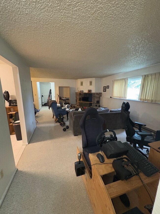 Building Photo - 2 Bed 2 bath off Durston Rd