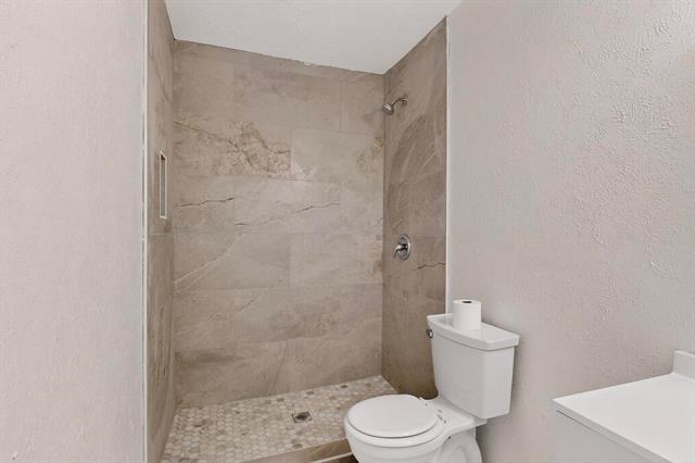 Building Photo - 2510 Limestone Dr