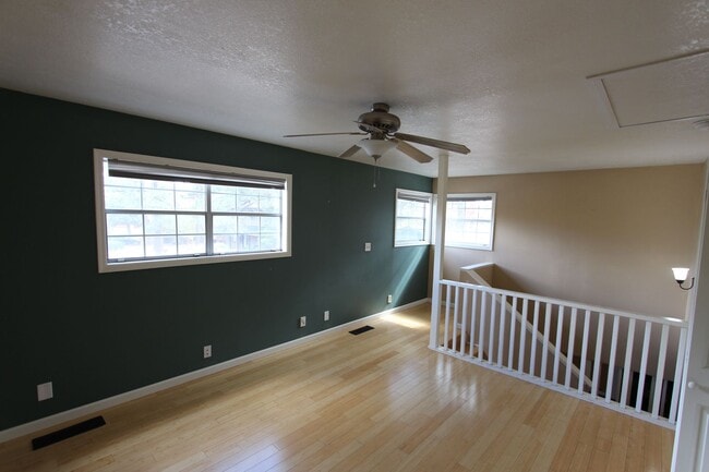 Building Photo - Charming 3-Bed Rockridge Estates Home | Arizona Room & Heated Garage