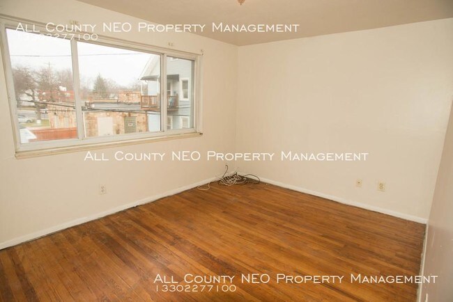 Building Photo - 3 bedroom in Cleveland Heights OH 44121