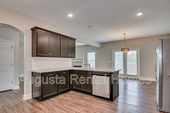 Building Photo - 1110 George W Crawford Dr