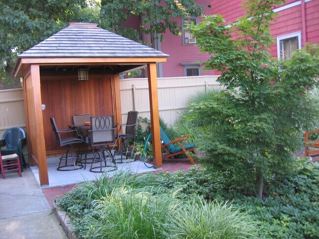 Building Photo - 3-2 Wendell St